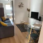 Complexe Cap Esterel Village ,vue Avec Parking Apartman