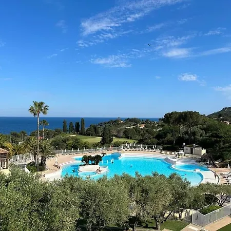 Complexe Cap Esterel Village ,vue Avec Parking Apartman Saint-Raphaël