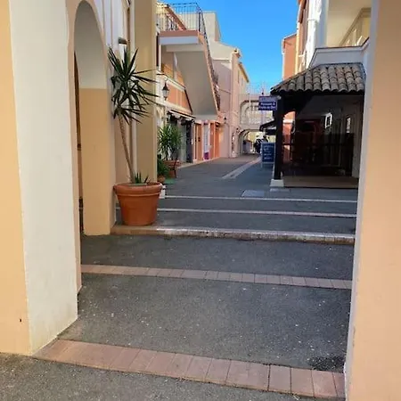 Complexe Cap Esterel Village ,vue Avec Parking 公寓