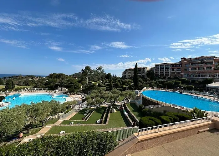 Complexe Cap Esterel Village ,vue Avec Parking Апартаменты Сен-Рафаэль
